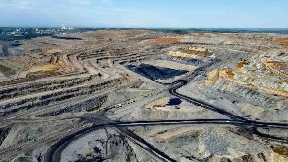 【公司喜報】 由我公司參建的準(zhǔn)能集團黑岱溝露天煤礦配套選煤廠通過國家中級智能化選煤廠驗收